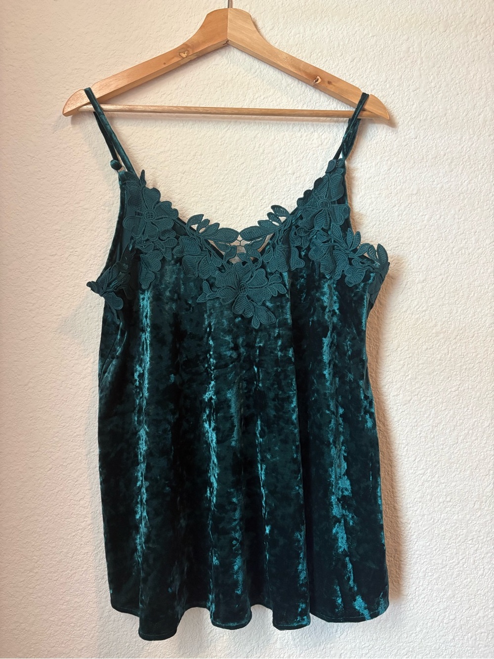 Oddi Crushed Velvet Floral Lace-Trim Top